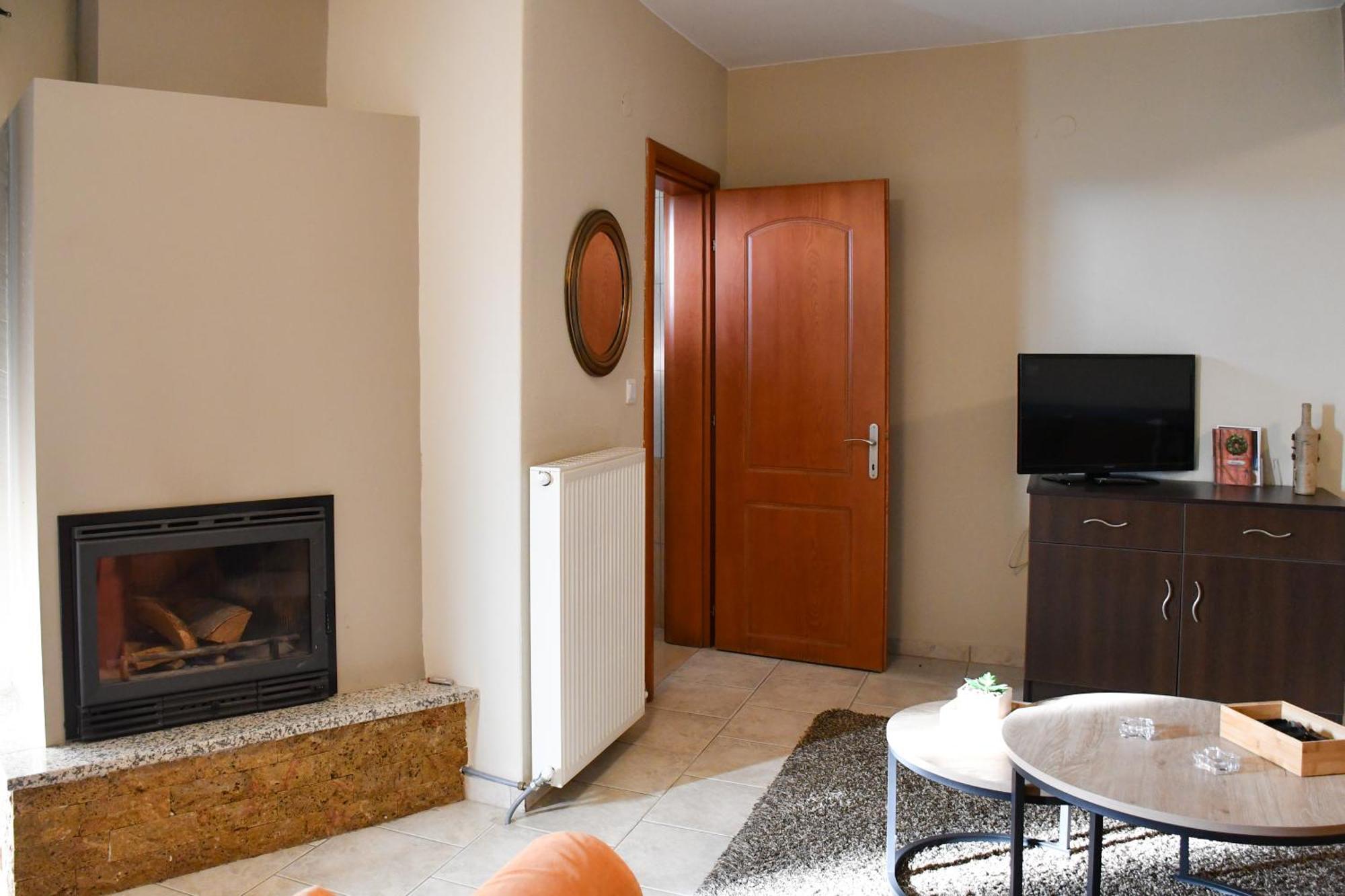 Ángistron Toula Rooms מראה חיצוני תמונה