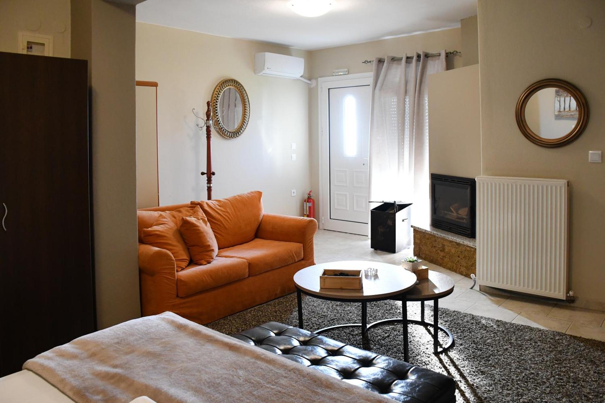 Ángistron Toula Rooms מראה חיצוני תמונה