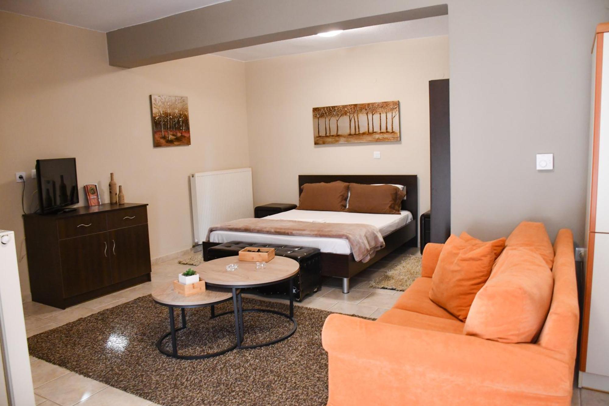 Ángistron Toula Rooms מראה חיצוני תמונה