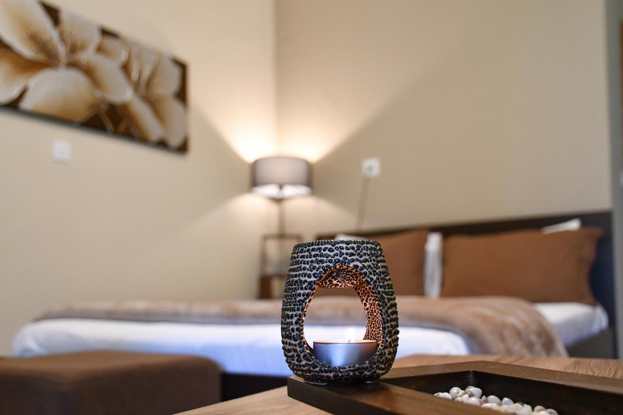 Ángistron Toula Rooms מראה חיצוני תמונה
