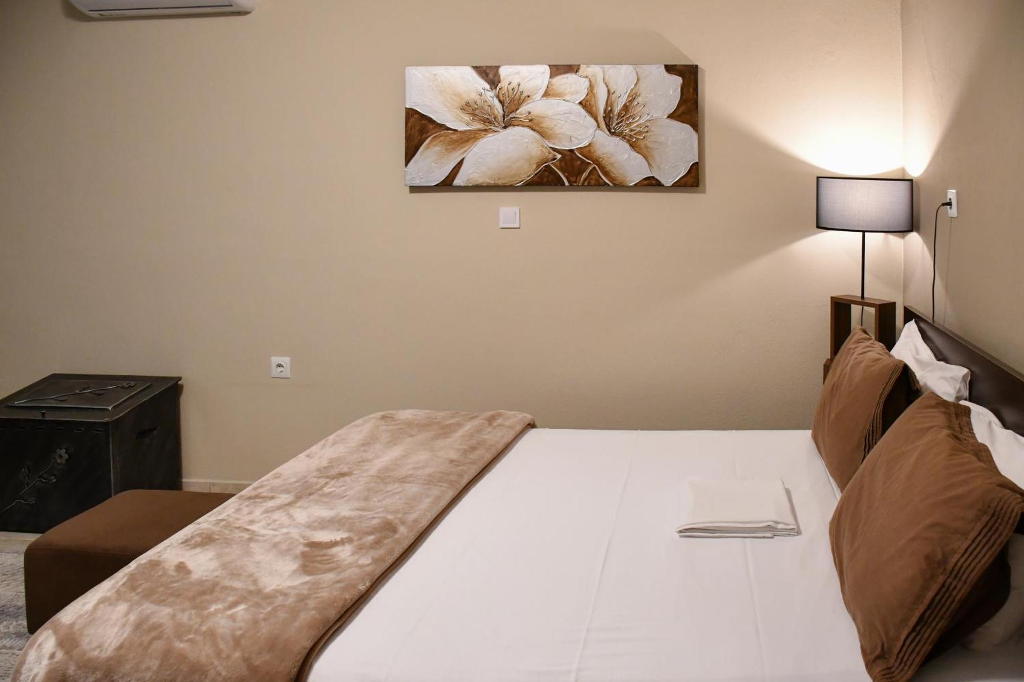 Ángistron Toula Rooms מראה חיצוני תמונה