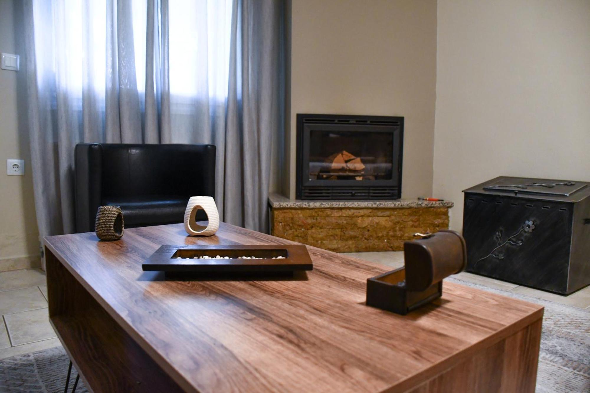 Ángistron Toula Rooms מראה חיצוני תמונה