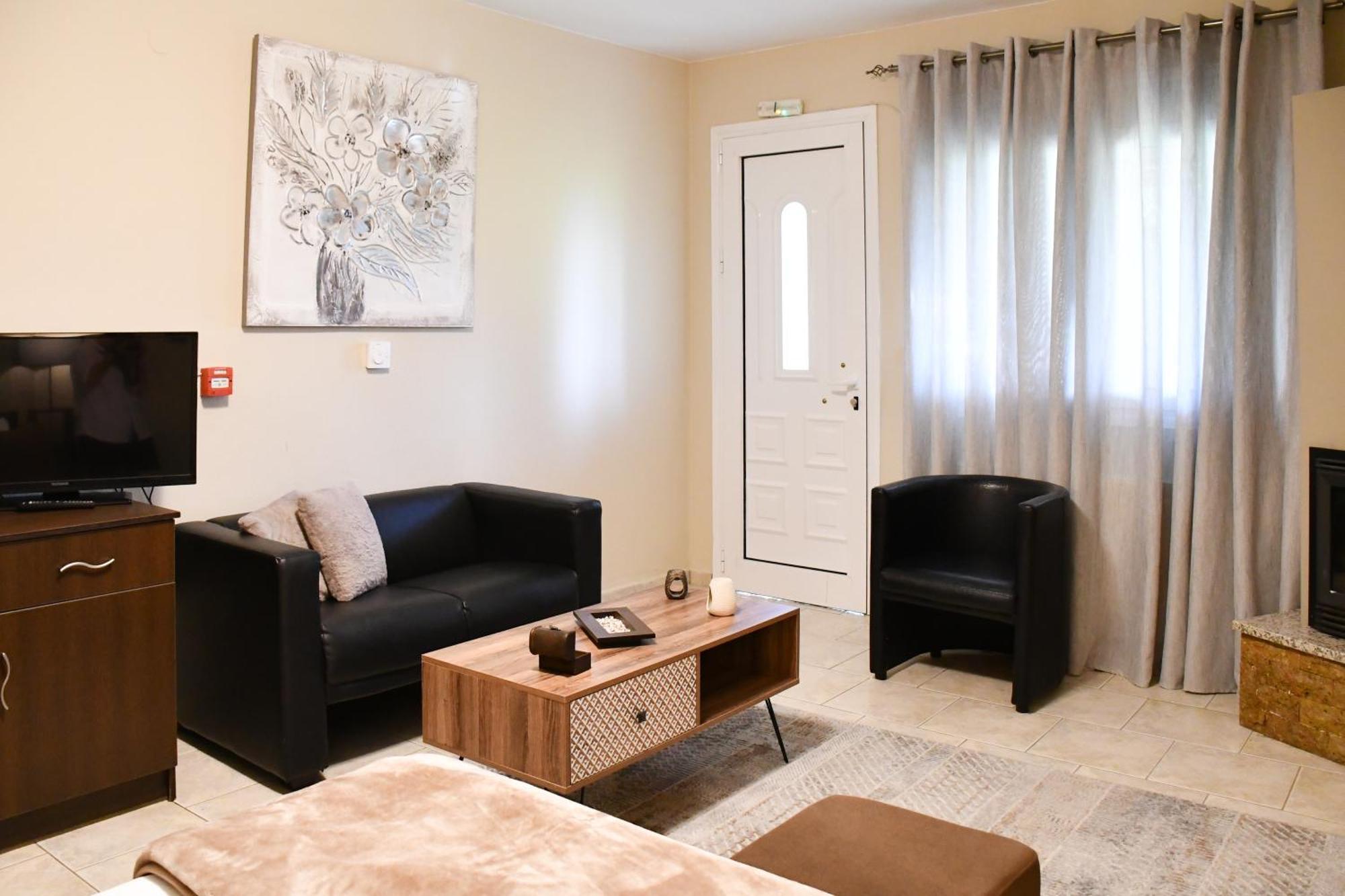 Ángistron Toula Rooms מראה חיצוני תמונה
