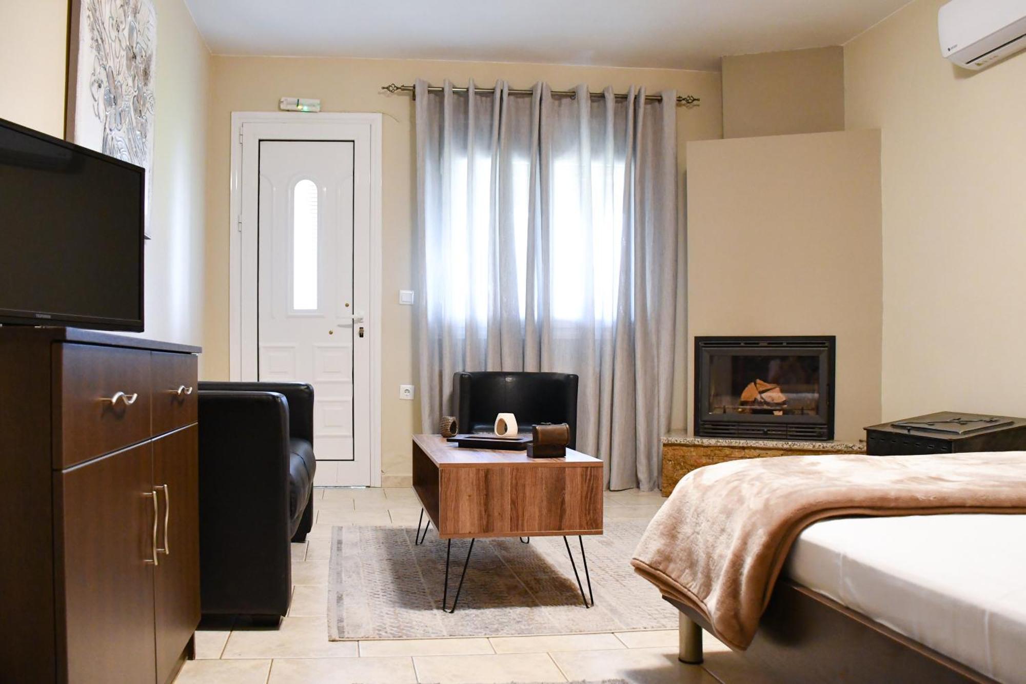 Ángistron Toula Rooms מראה חיצוני תמונה