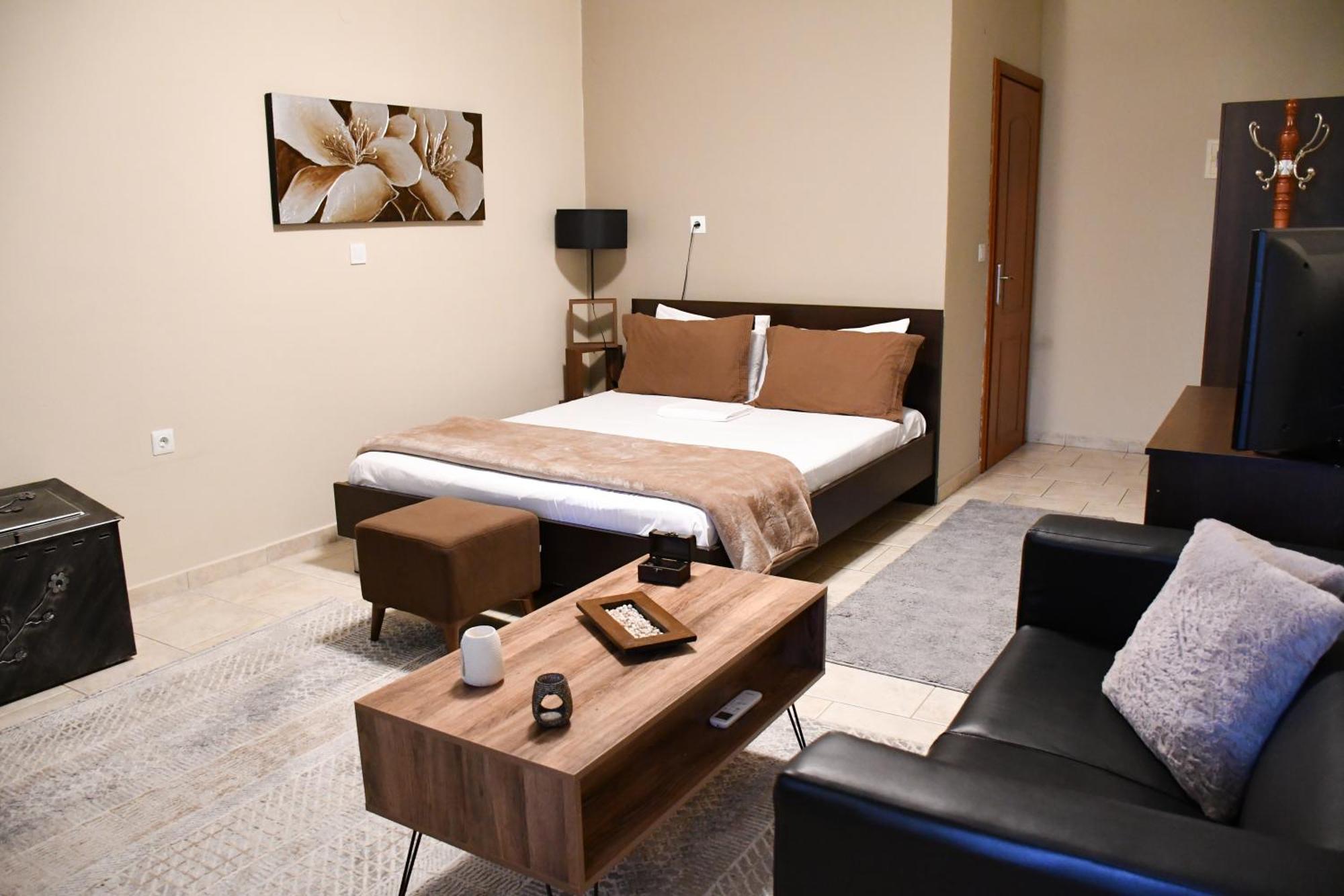 Ángistron Toula Rooms מראה חיצוני תמונה