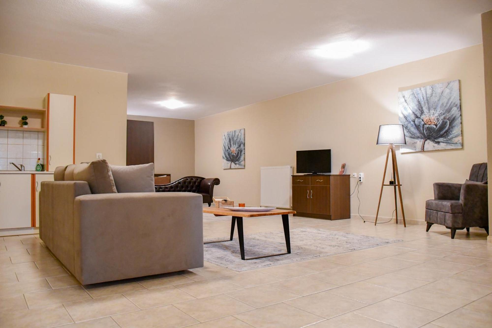 Ángistron Toula Rooms מראה חיצוני תמונה