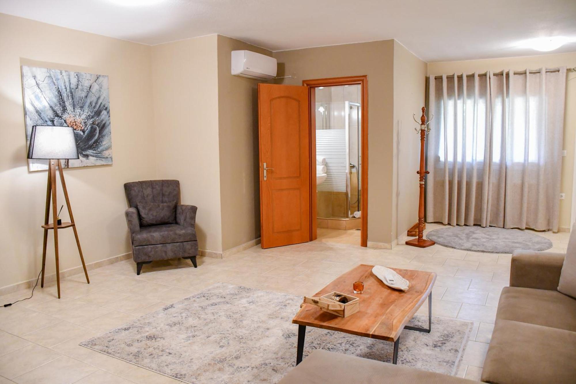Ángistron Toula Rooms מראה חיצוני תמונה