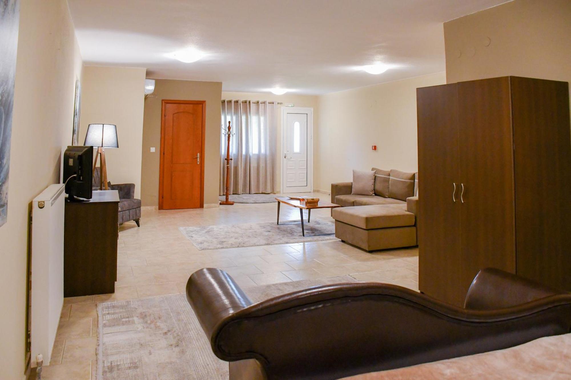Ángistron Toula Rooms מראה חיצוני תמונה