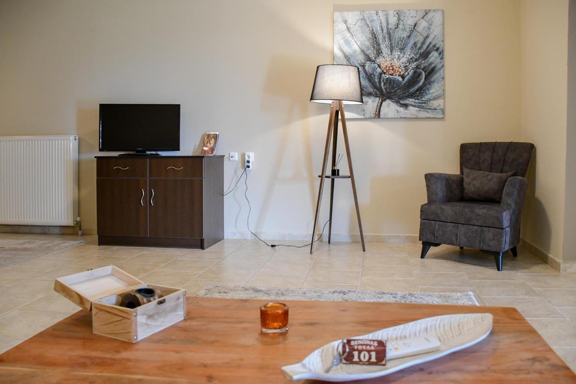 Ángistron Toula Rooms מראה חיצוני תמונה