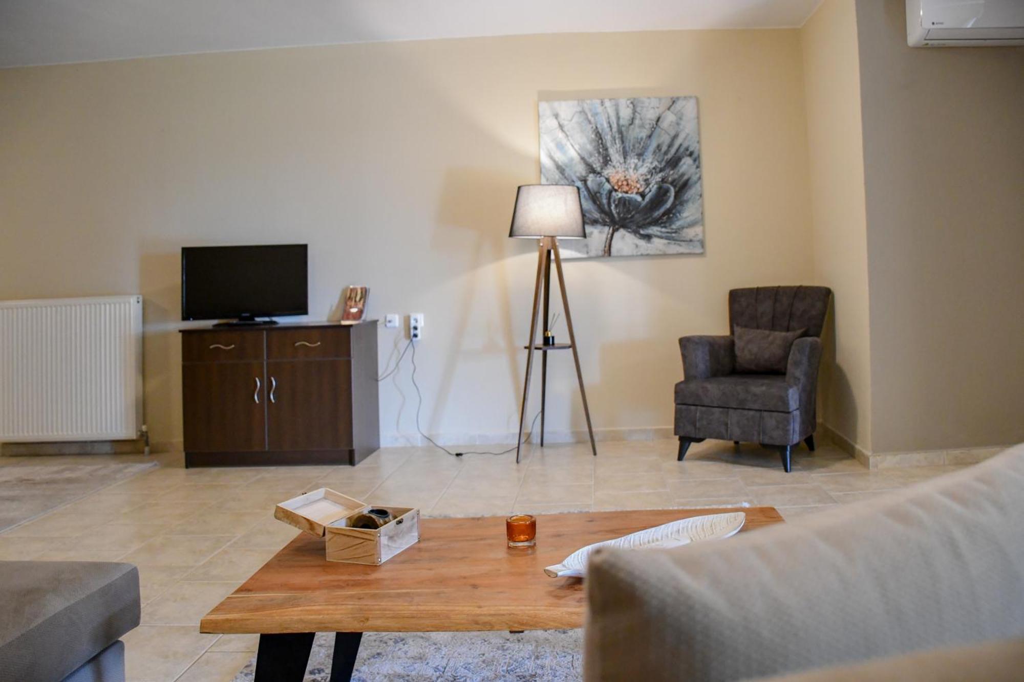 Ángistron Toula Rooms מראה חיצוני תמונה