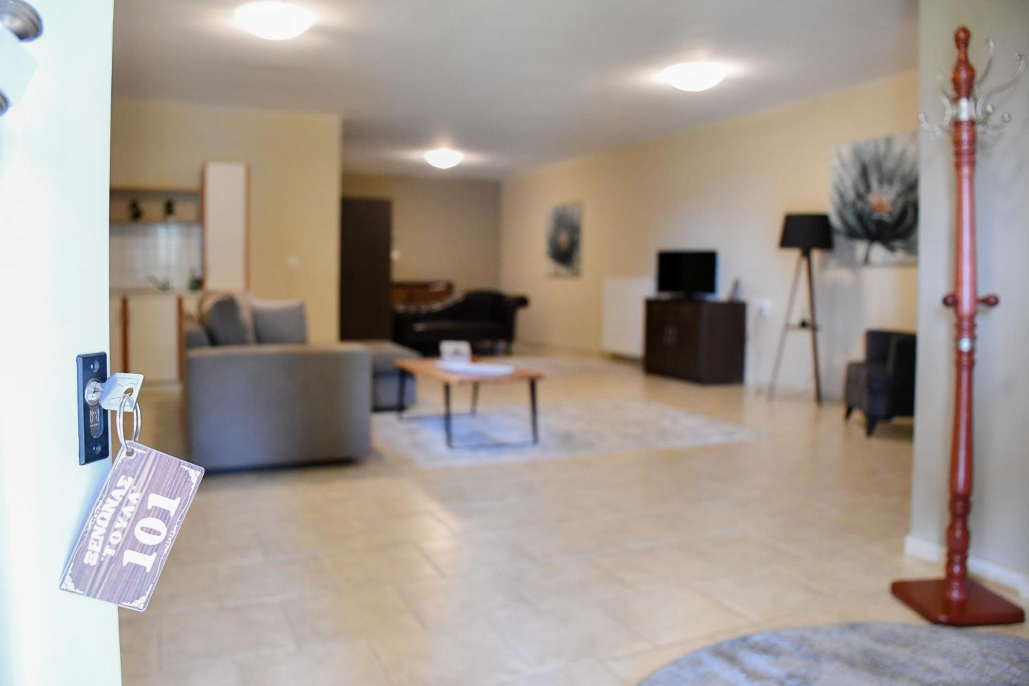 Ángistron Toula Rooms מראה חיצוני תמונה