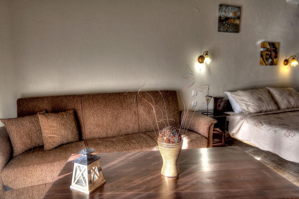 Ángistron Toula Rooms חדר תמונה